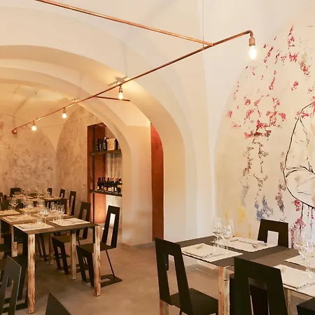 La Smorfia Hotel